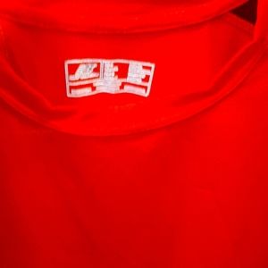 I'm selling a new balance shirt